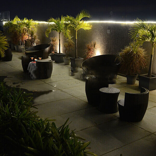 Decorous Rooftop dining by Poolside