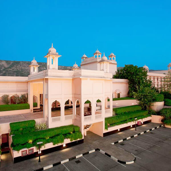 Lavish Terrace Dining at Trident