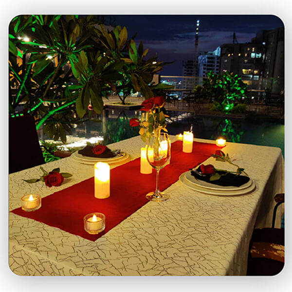 Pool Side Candle Light Dinner with Elegant Setup by Le Meridian  12